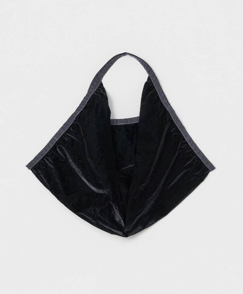 Hender Scheme over dyed origami bag big | www.causus.be