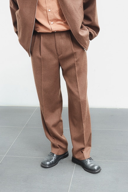 Baby Camel Flannel Slacks(3(MEN) Dark Brown/ダークブラウン): AURALEE