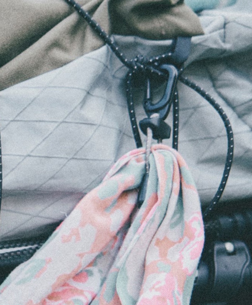 フックコード（グレー） グレー ONE