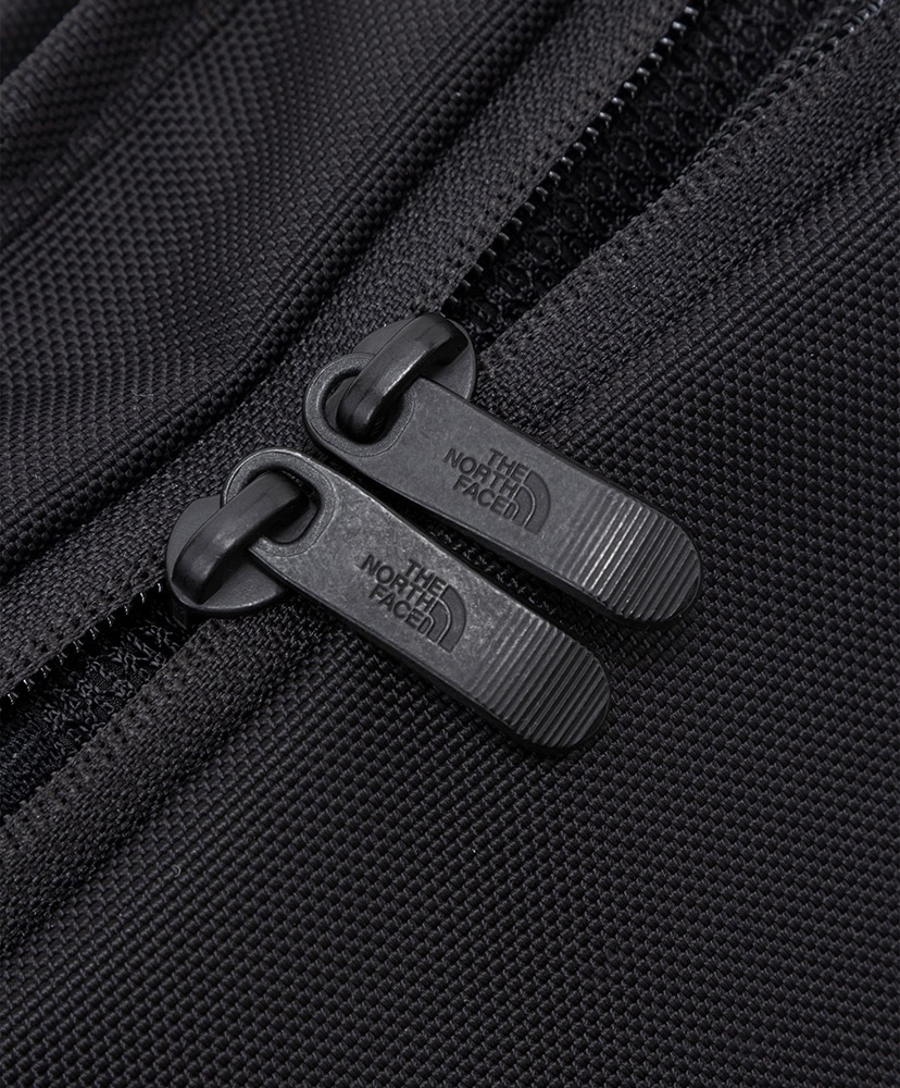 Shuttle Shoulder Pouch(ONE K/ブラック): THE NORTH FACE