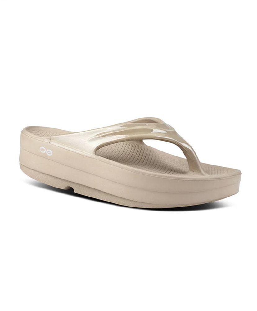 【爆買い！】 Women's OOmega(23cm(M4/W6) Black/ブラック): OOFOS 靴