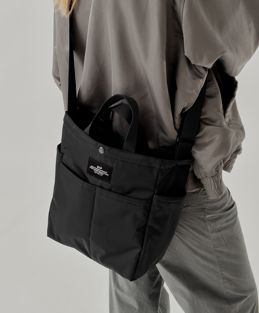 Multi-pocket Bag - Medium Puffer Black/ブラック F