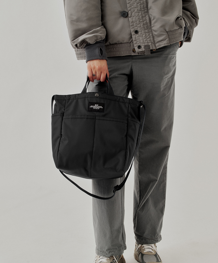 Multi-pocket Bag - Medium Puffer Black/ブラック F