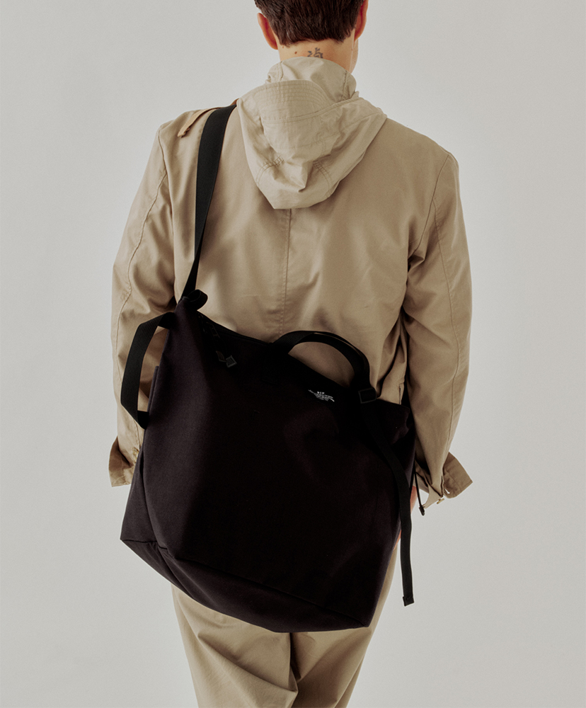 Traveler Duffle - Medium Black/ブラック F