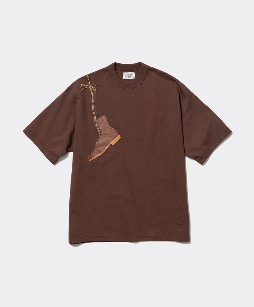 Unlikely Authentic Graphic Tee BOOTS Brown/ブラウン L(MEN)