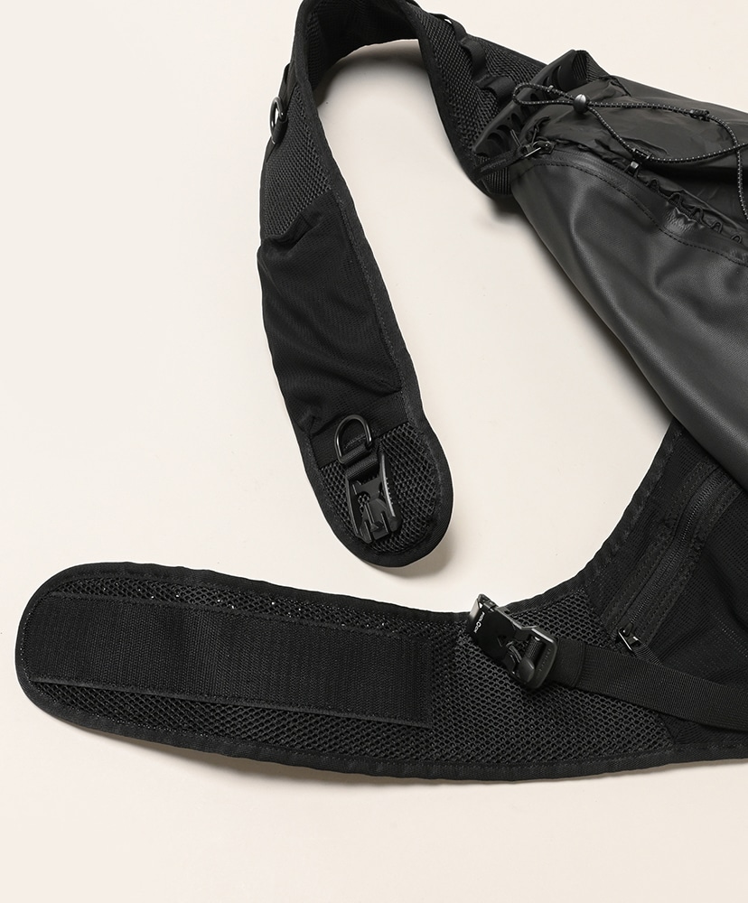 Latitude Sling Pack Blackout/ブラックアウト U