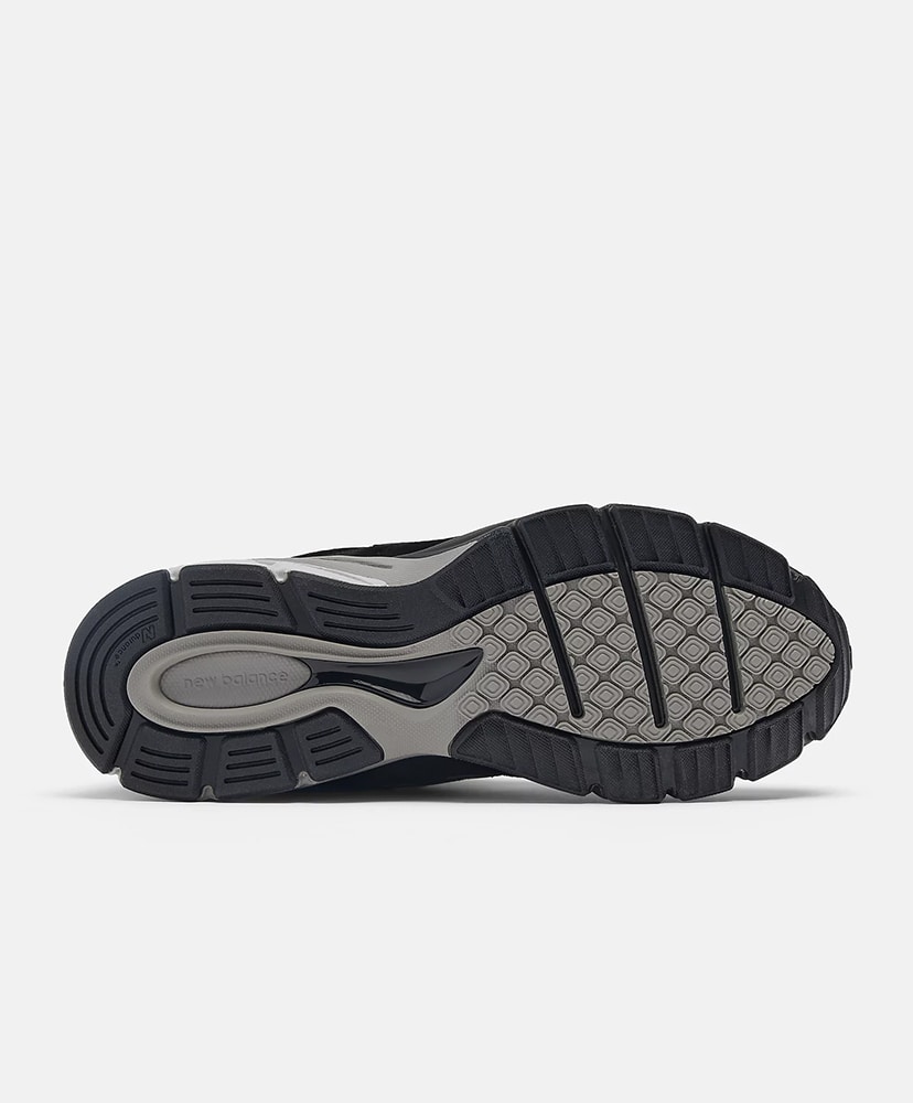 Made in USA 990v4 Core Black with Grey 006 and White 25.5cm