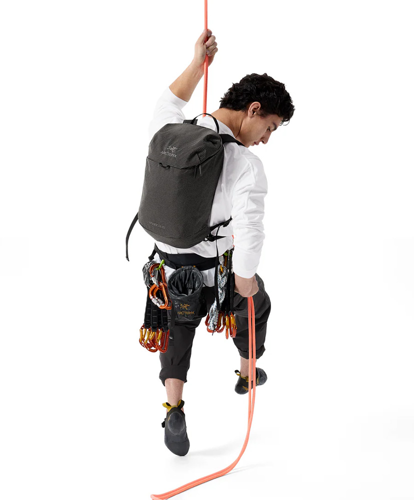 Konseal 15 Backpack Black/ブラック NA