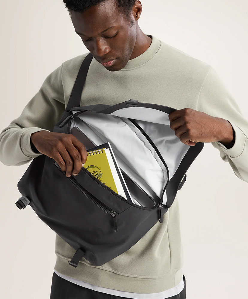 Granville 10 Courier Bag Black/ブラック NA