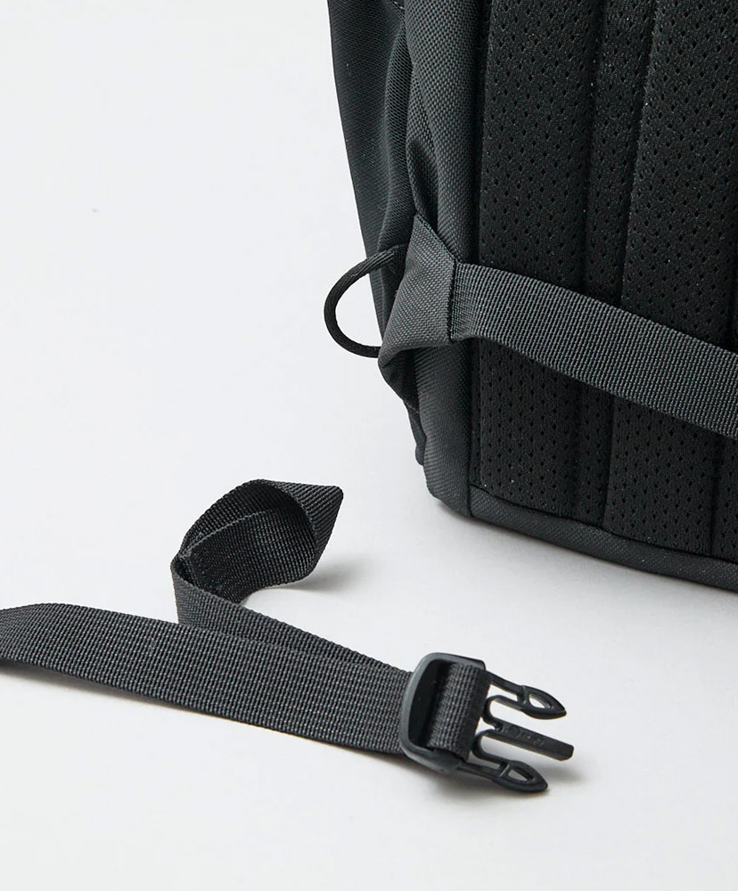 Mantis 16 Backpack Black/ブラック NA