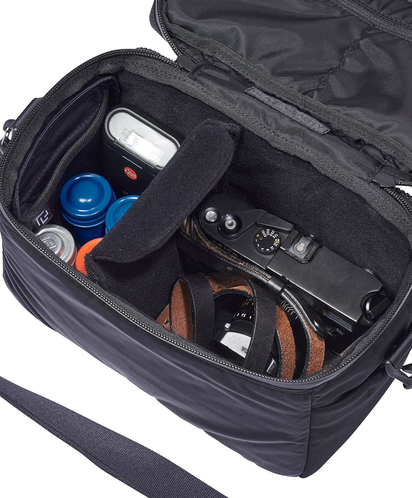 BLACK BEAUTY - CAMERA BAG Black/ブラック F