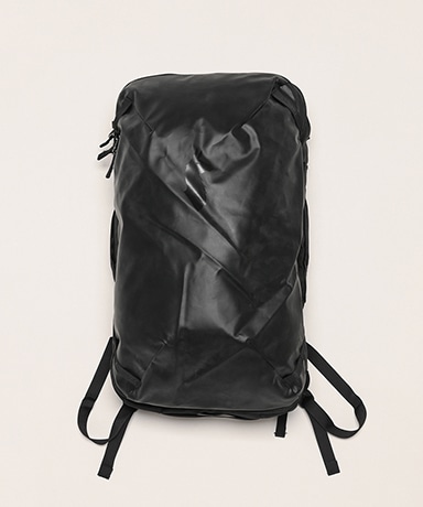 （国内未発売）LAG travel-pbs（ギグバック付き） Allpa 28L Travel Pack(FREE All Black/オールブラック): Cotopaxi