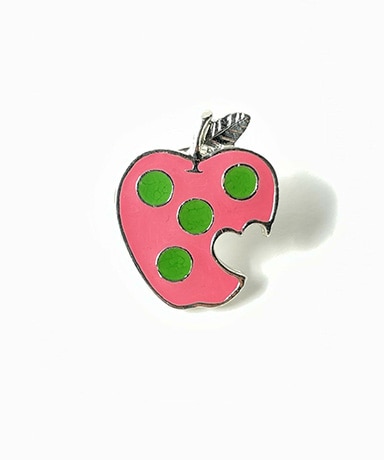 New毒りんごピンバッヂ