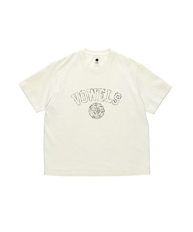 【関税込み】vowels オフホワイト Faded Collegiate Tシャツ vowels [バウルズ] 25SS-FADED COLLEGIATE TEE [BLK/WHT]