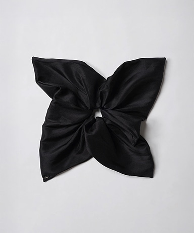 Silk Square Large Scrunchie(F White/ホワイト): heyep