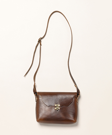 Horizontal Latch Pouch M