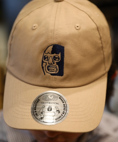 BRU NA BOINNE マスクマン刺繍CAP [ベージュ]