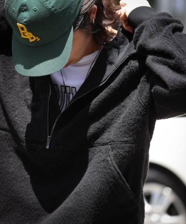 山内 ヤクシープパイル・ジッププルオーバー [boa black]