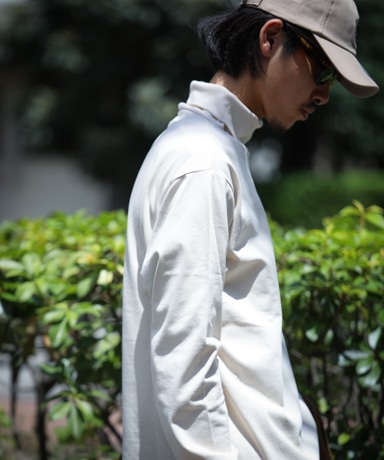 DRESS Plain Turtleneck [Ivory]