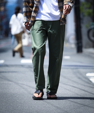 CIOTA スビンムラ糸バックサテンベイカーパンツ