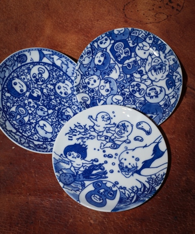 BRU NA BOINNE 今染付家族文皿