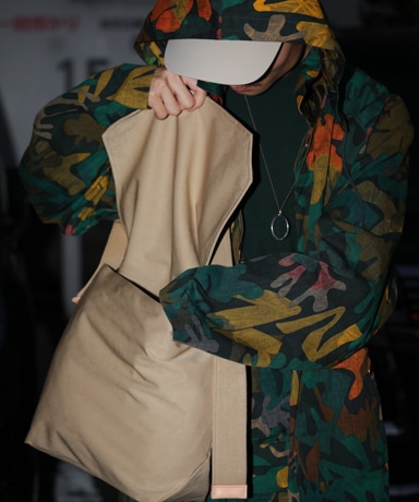 Hender Scheme Flap Shoulder Small [Beige]