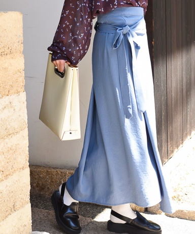 "美シルエット"を持つラップスカート