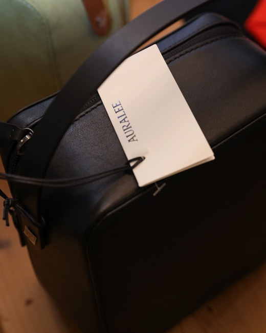 AURALEE× AETA Leather Small Travel Case