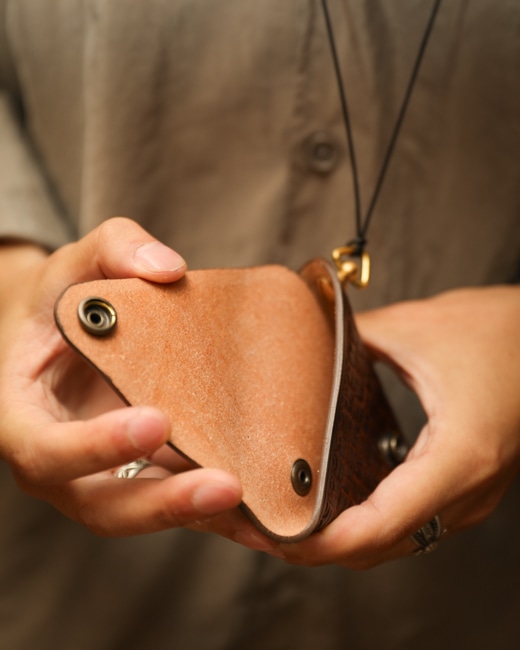 SEVEN BY SEVEN×Rooster King＆Co. LEATHER TRIANGLE COIN CASE