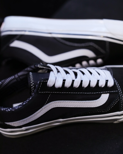 VANS Lx Old Skool Gore-Tex [Black/True White]