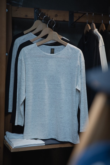 ご*ゅ様 BATONER Men Normandy Linen Basque S BATONERバトナーメンズ】NORMANDY LINEN BASQUE SHIRT GRAY
