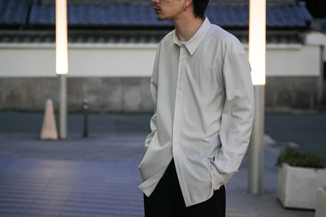 【OVERCOAT】DROPPED SHOULDER TOP SHIRT Dropped Shoulder Top with Shirt Collar | OVERCOAT