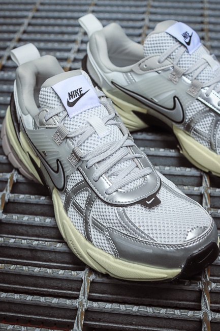 楽天市場】NIKE (ナイキ) W V2K RUN (ウィメンズ V2K ラン