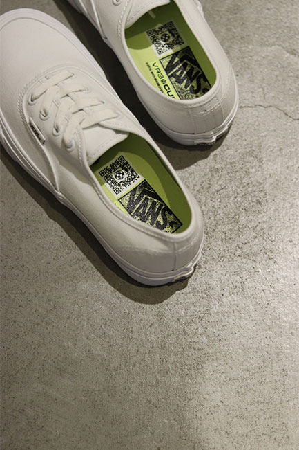 VANS/バンズ 】AUTHENTIC VR3