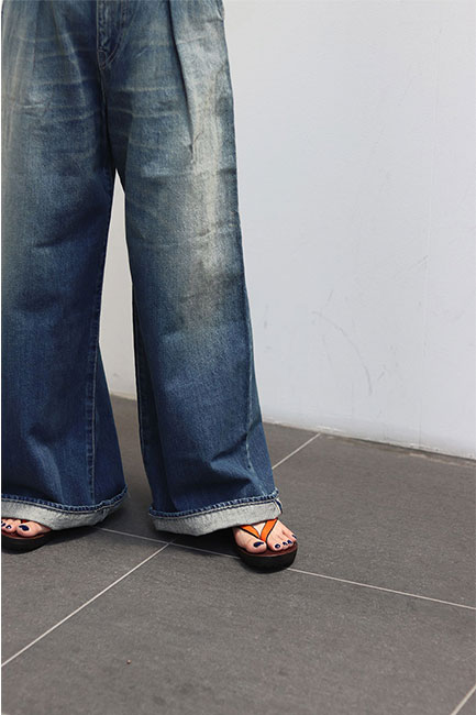 Graphpaper/グラフペーパー】Selvage Denim / Two Tuck Wide Pants