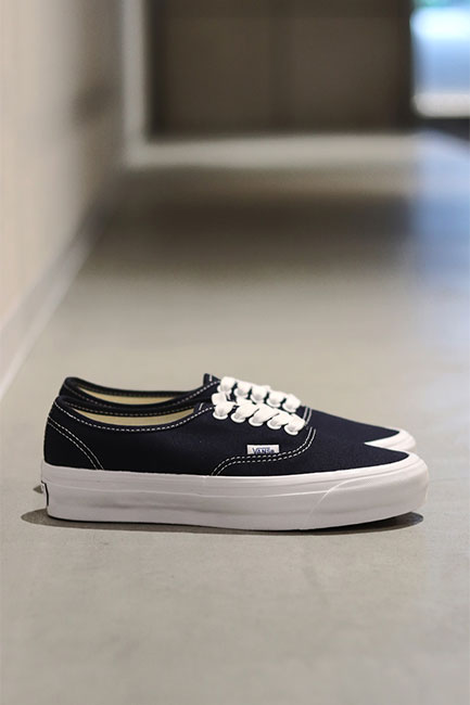 BEAMS（ビームス）VANS / AUTHENTIC REISSUE 44 LX BLACK/WHITE