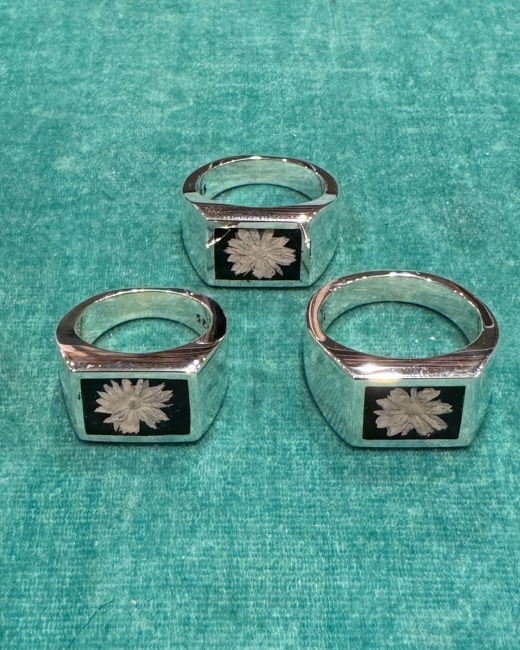 指輪・リング XOLO SignetRing with  Purple Flower Signet Ring with Royal Purple Flower(L JP18-19 Silver